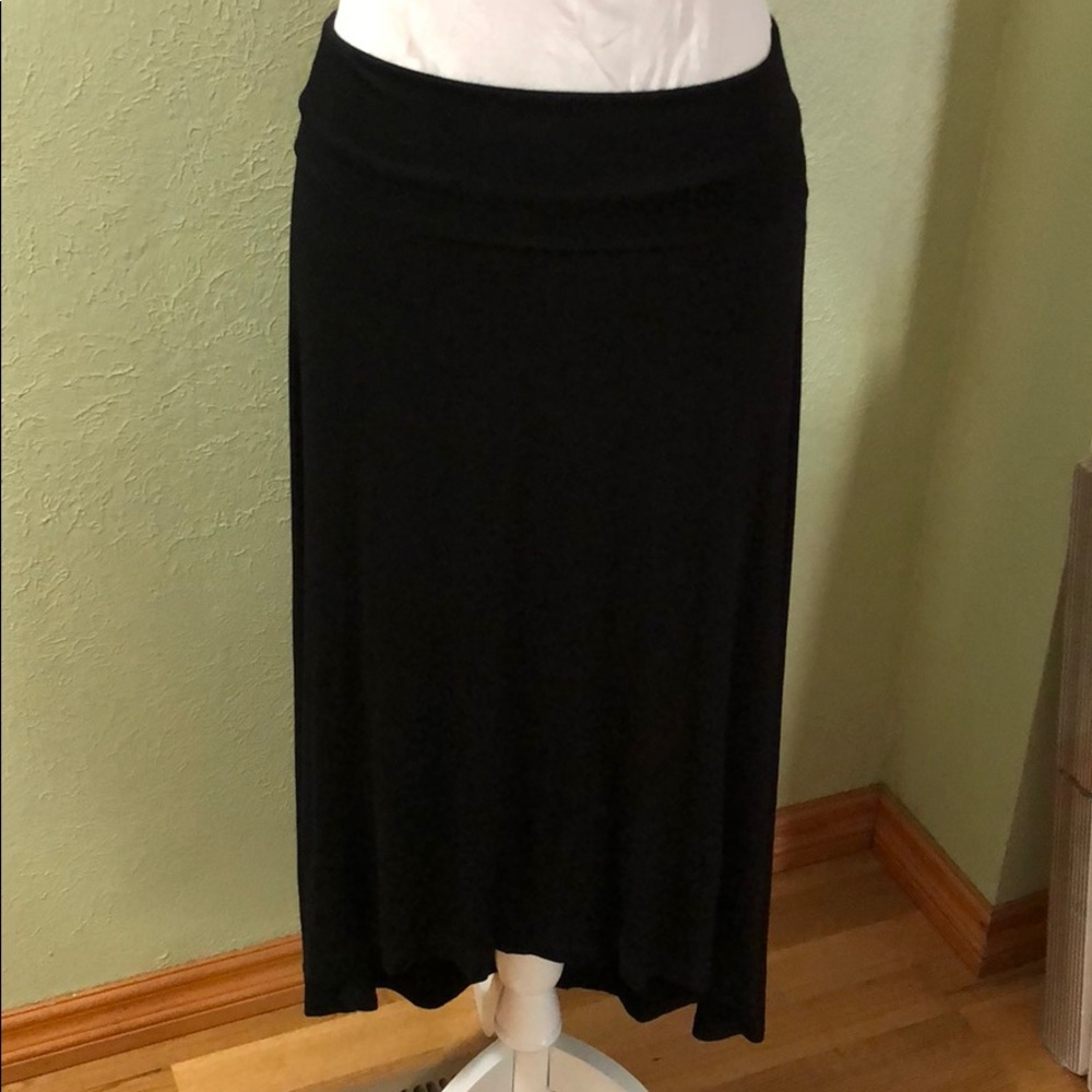 NWOT Black High-Low Skirt, size M